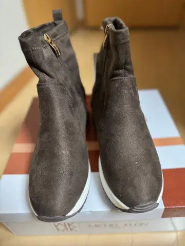 미사용 새상품 MICHEL KLEIN 브라운 부츠 23.5cm