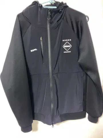 SOPH. 블랙 후드티 풀 집업