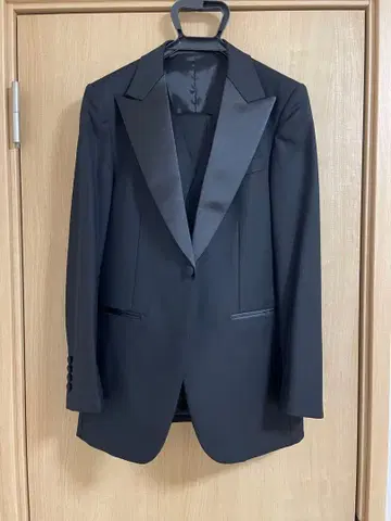 새상품급 남성용 트리트 드레싱 턱시도 카노니코제