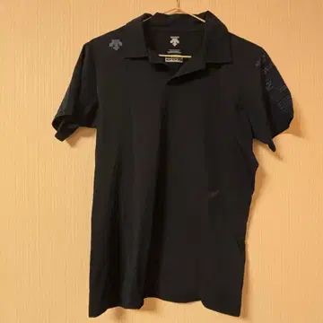 새상품급 DESCENTE 블랙 피케 셔츠 M