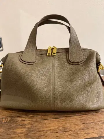 베이지 가죽 숄더백