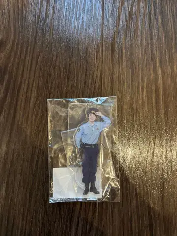 Mrs. GREEN APPLE 아크릴 키링 경찰관 모토키