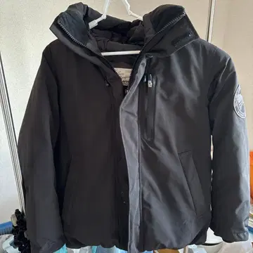 AVIREX 블랙 다운 자켓 F 사이즈