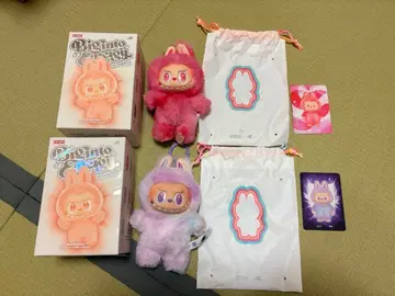 THE MONSTERS Big into Energy 봉제 인형 펜던트