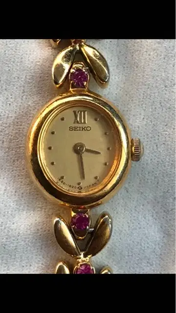 SEIKO 손목시계 골드 리프 디자인