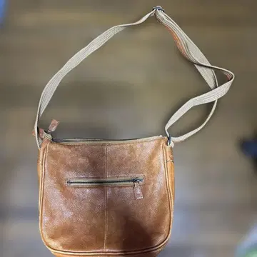 브라운 가죽 숄더백