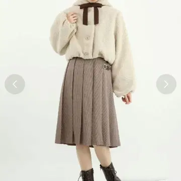 리본 포함 보아 숏코트