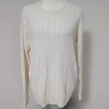 GU 아이보리 케이블 짜임 니트 스웨터