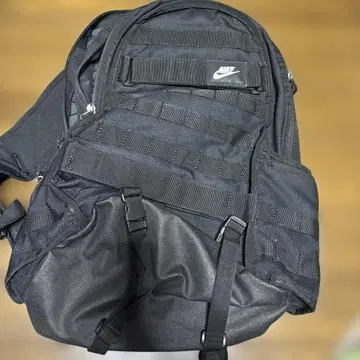 Nike 블랙 백팩