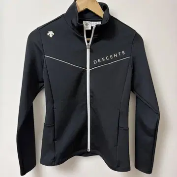 DESCENTE 골프용 블랙 자켓 M