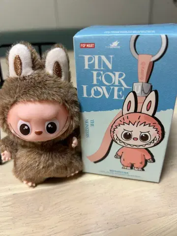 POP MART PIN FOR LOVE THE MONSTERS