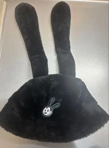 오즈왈드 토끼 귀도리 모자 블랙