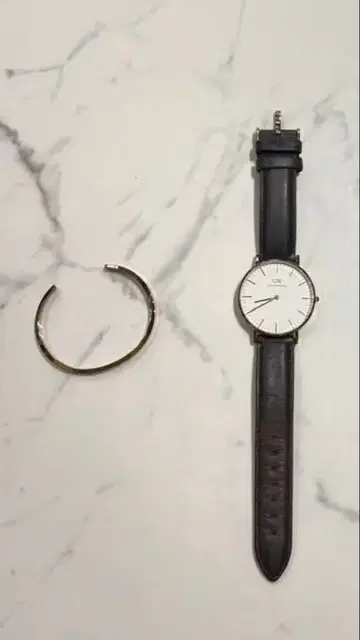Daniel Wellington 아날로그 시계 화이트/블랙
