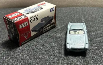 토미카 카즈 핀 맥 미사일