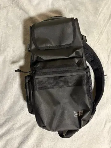 뉴에라 원 숄더백 바디백 색상 블랙 TPU