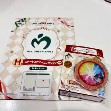 Mrs. GREEN APPLE 메탈 참 레터 세트