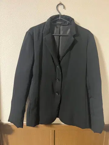 theory 6 다운 자켓