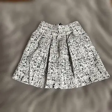 엠포리오 아르마니 스커트