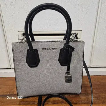 MICHAEL KORS 그레이 숄더백