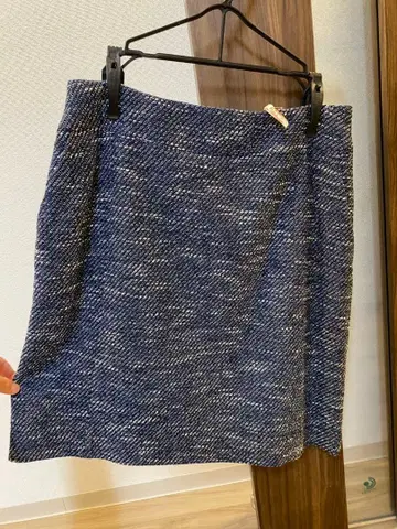 마르티니크 네이비 계열 트위드 타이트 스커트