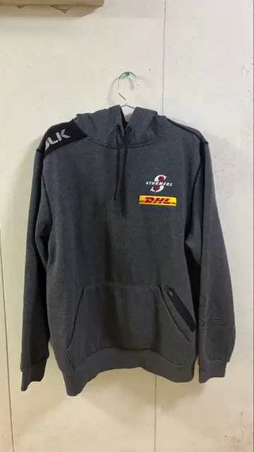 DHL 로고 부착 후드 부착 후드티 그레이