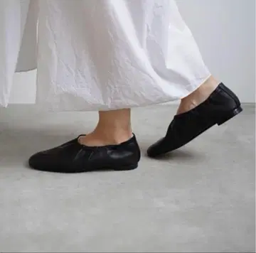 새상품급 BEAUTIFUL SHOES 발레 슈즈 24cm