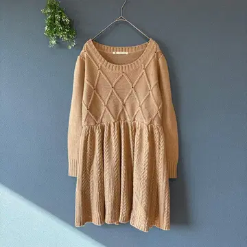 마제스틱 레곤 [F] 어른 내추럴 케이블 니트 미니 플레어 원피스