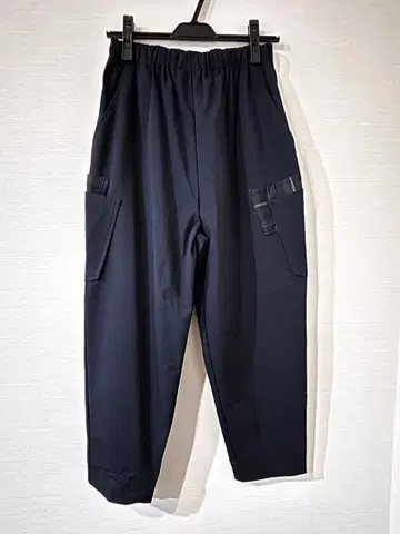 미사용 새상품 크레센트의 캐주얼 팬츠