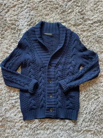 TOMORROWLAND 네이비 케이블 짜임 숄카라 가디건