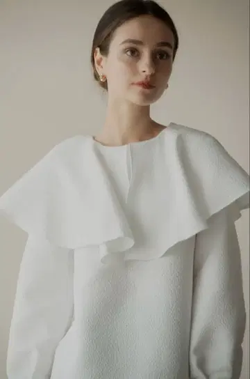 OHGA 빅 칼라 블라우스