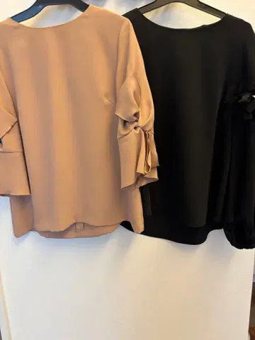 스트로베리 필드 리본 페미닌 상의