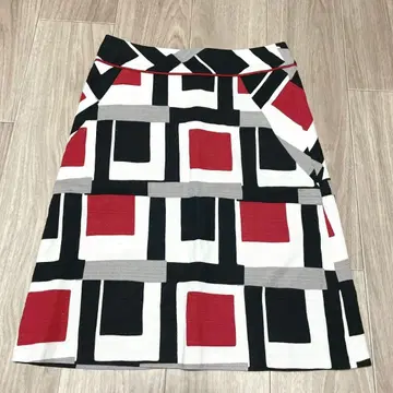 아쿠아 스큐텀 스커트 A라인 기하학 패턴 일본제 멀티 컬러