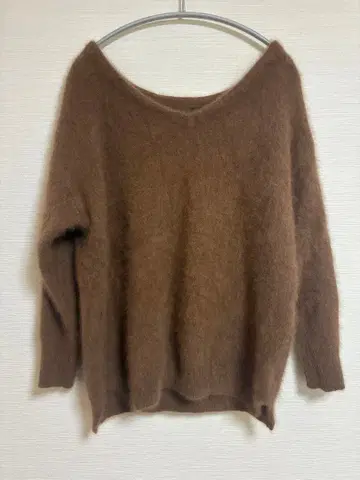 카프리슈 레마쥬 울 100% 브라운 V넥 긴팔 니트 F 사이즈