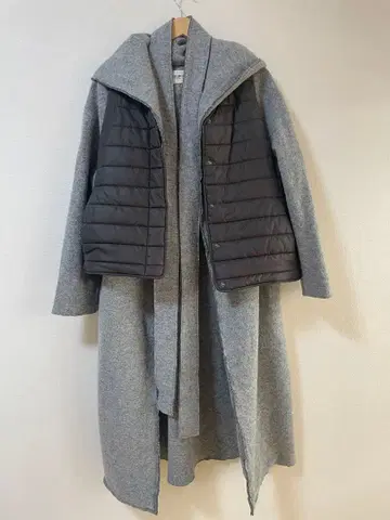 emmi atelier 후드 부착 롱 코트 베스트 포함