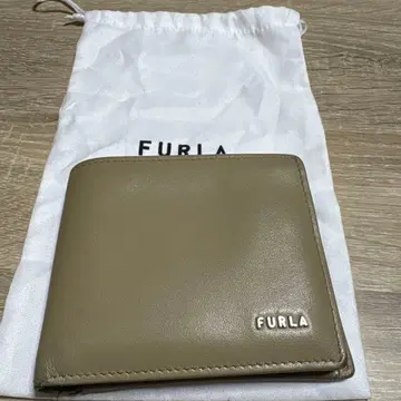 FURLA 카키 접이식 지갑