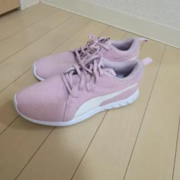 Puma 핑크 스니커즈