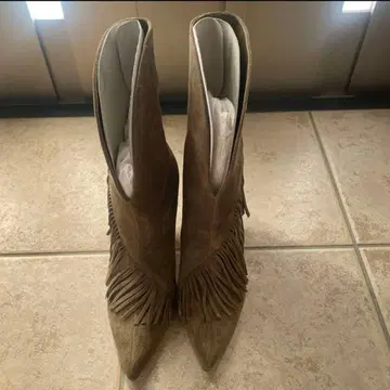 올리브 그린 프린지 하이힐 부츠