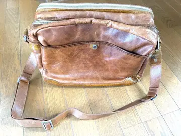 브라운 가죽 숄더백