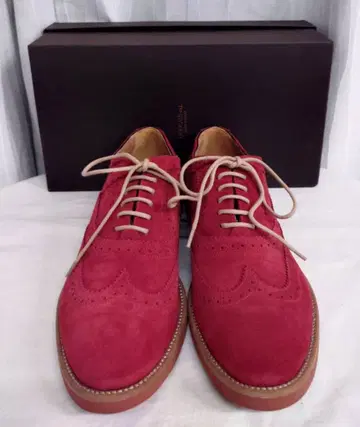 (미사용 새상품) DOUCALS 빨간색 스웨이드 윙 칩