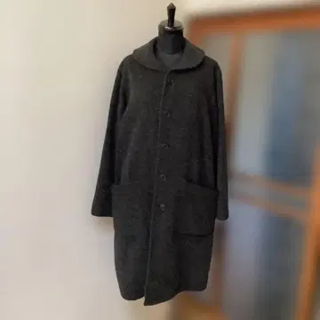 다크 그레이 롱 코트 버튼 포함