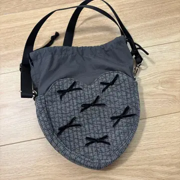 Gypsohila 하트형 퀼팅 숄더백