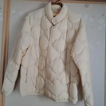 UNIQLO 울트라 라이트 다운 M 아이보리 새상품급