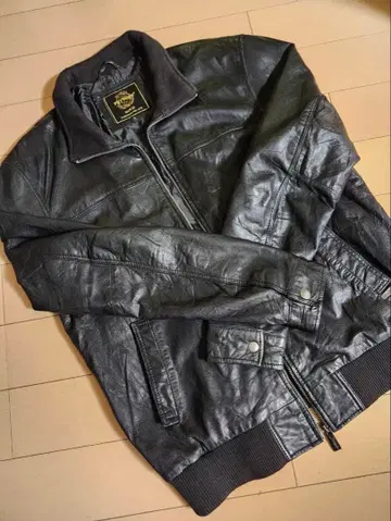 [ PETROFF ] 블랙 가죽 자켓