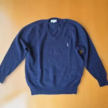 네이비 V넥 스웨터 울 100%