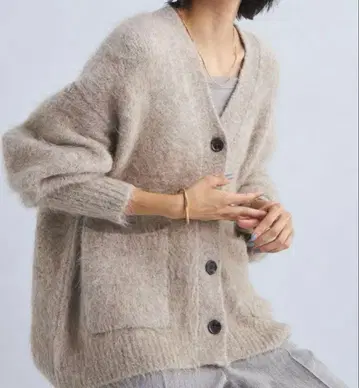 새상품급 green label 알파카 믹스 샤기 V넥 가디건