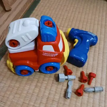 드라이버 포함 조립 트럭 완구