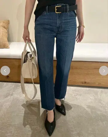 Mila Owen (밀라 오웬) 데님 청바지 컷오프 스트레이트