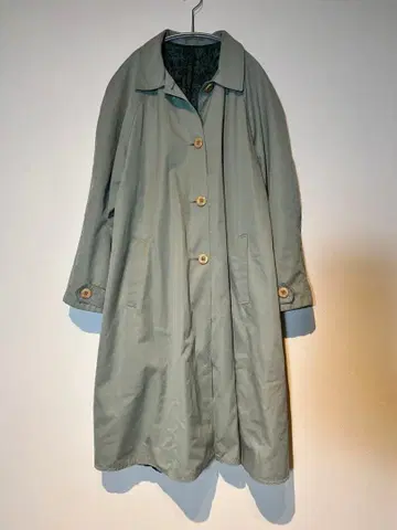 민트색 트렌치코트 꽃무늬 안감