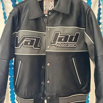 vallad x AVIREX 가죽 자켓 io, keiju 착용