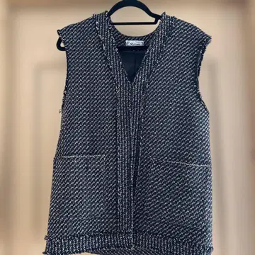 resume 트위드 베스트 블랙과 화이트